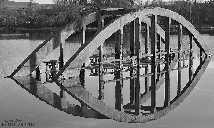 Cheb-Všeboř: Zatopený most 2